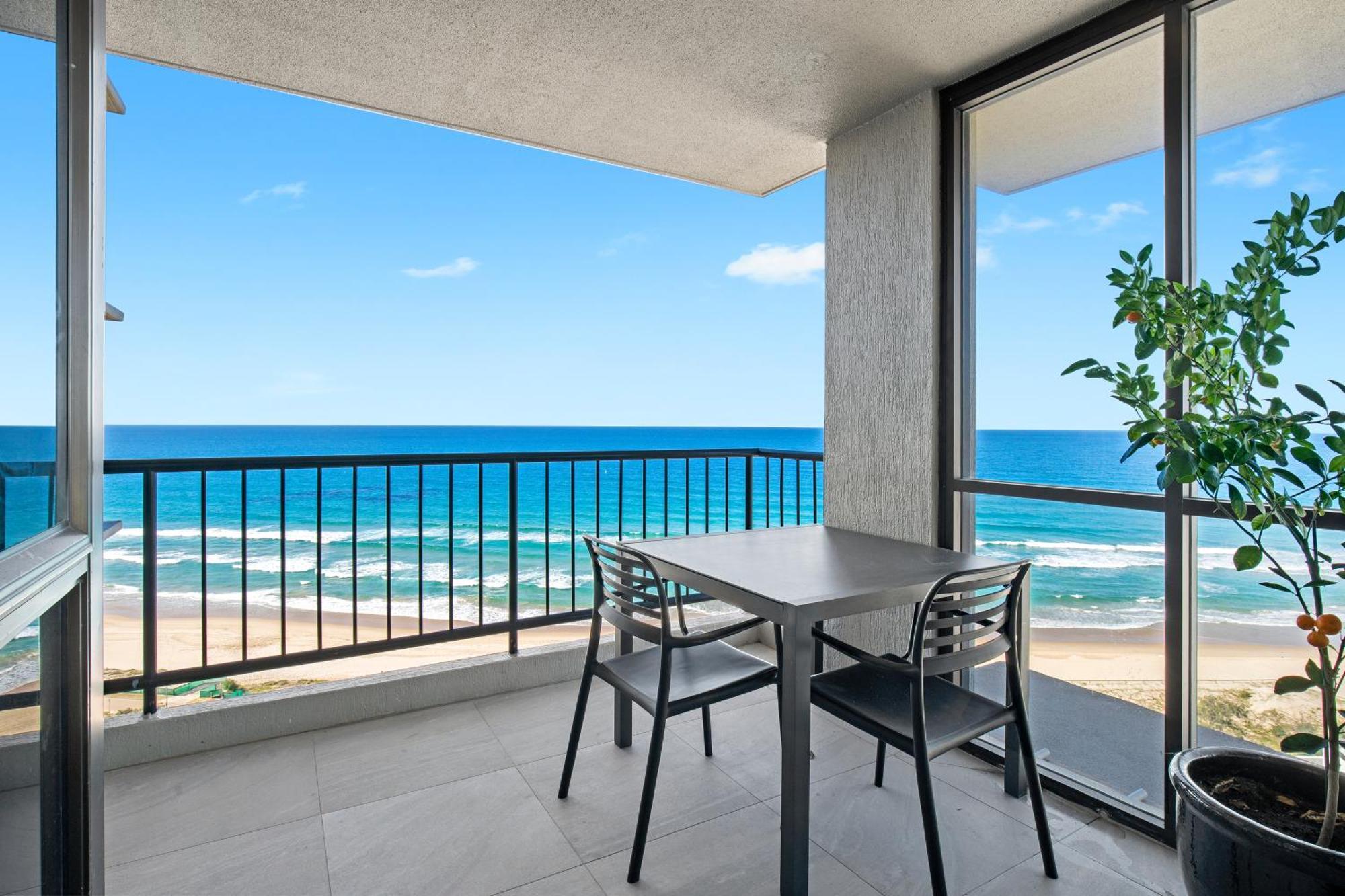 Capricorn One Beachside Holiday Apartments - Official Голд-Кост Экстерьер фото