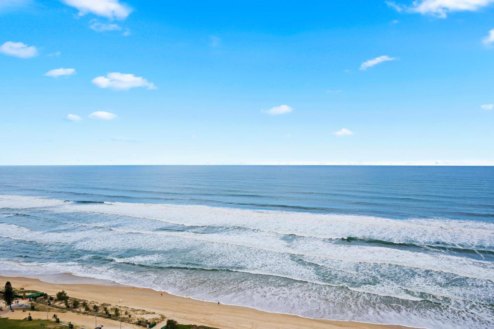 Capricorn One Beachside Holiday Apartments - Official Голд-Кост Экстерьер фото