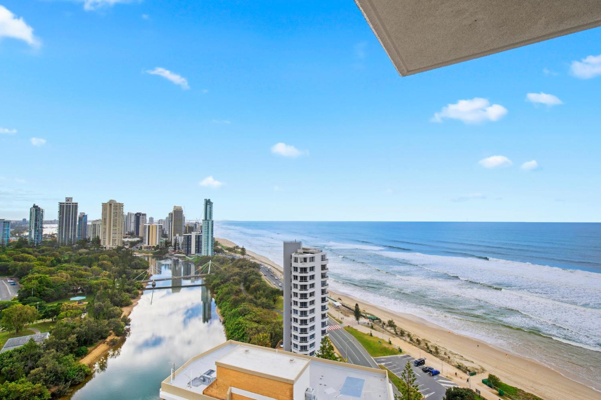 Capricorn One Beachside Holiday Apartments - Official Голд-Кост Экстерьер фото