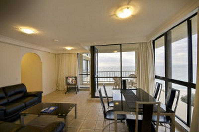 Capricorn One Beachside Holiday Apartments - Official Голд-Кост Экстерьер фото