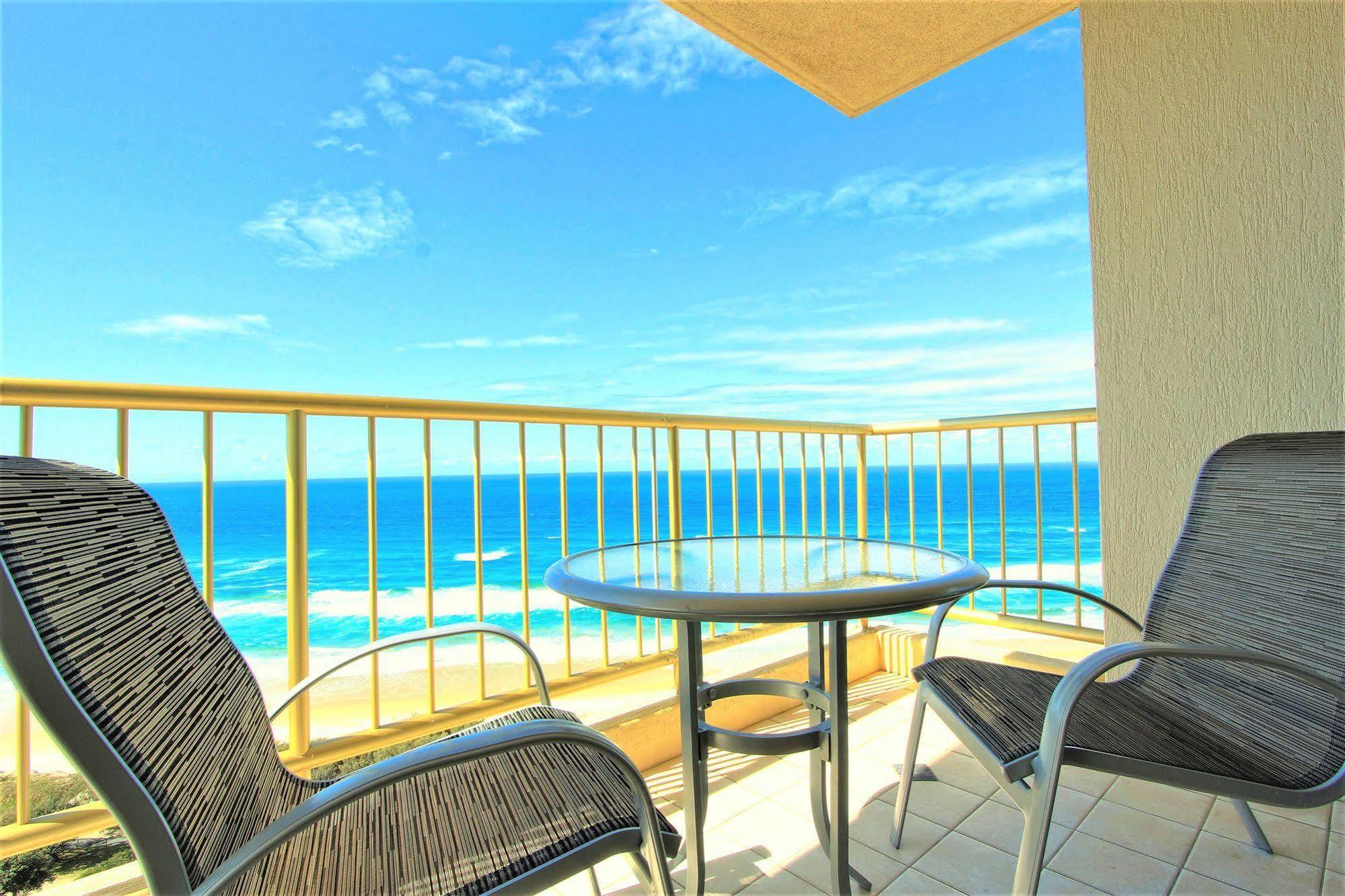 Capricorn One Beachside Holiday Apartments - Official Голд-Кост Экстерьер фото