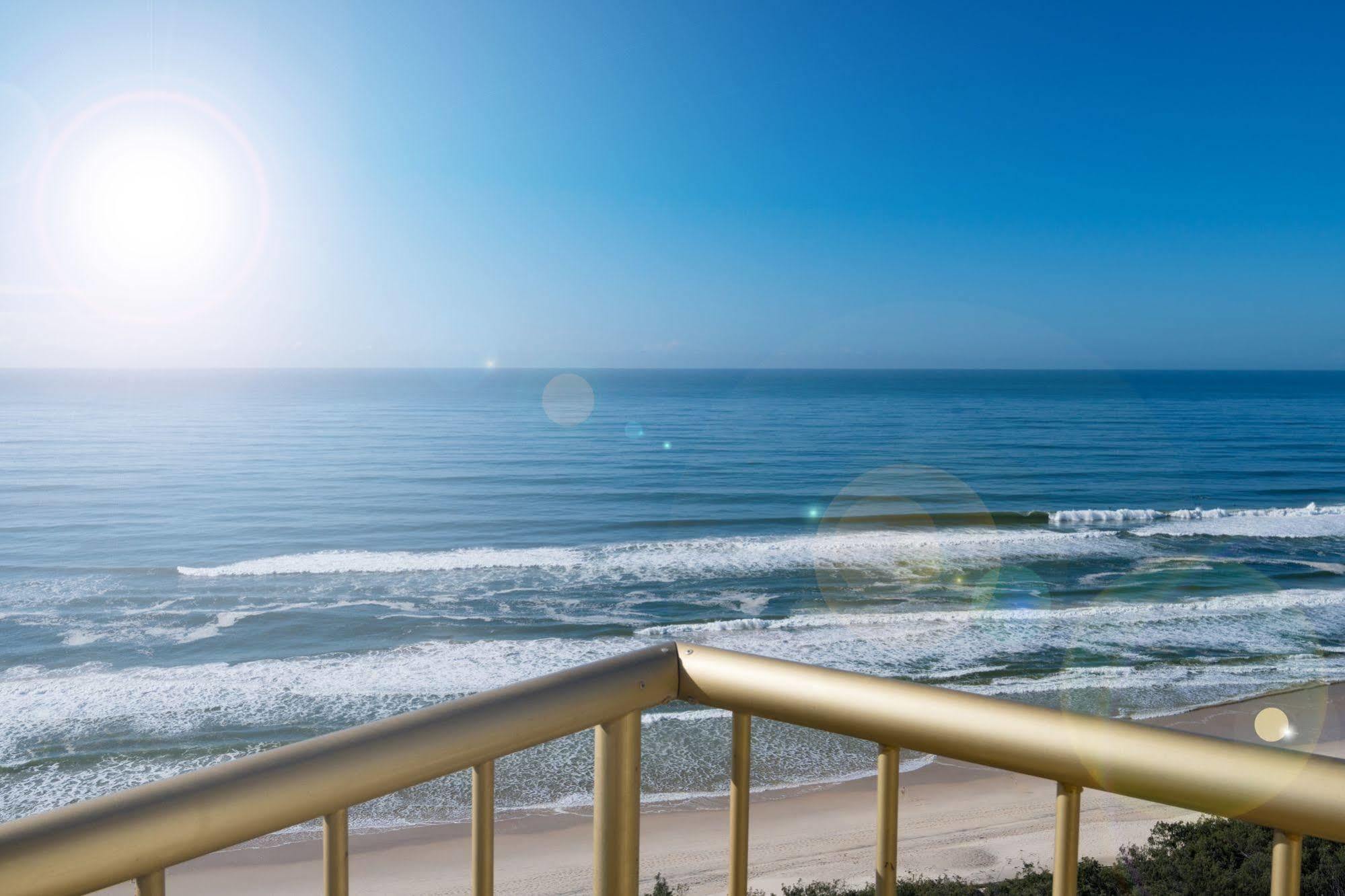 Capricorn One Beachside Holiday Apartments - Official Голд-Кост Экстерьер фото