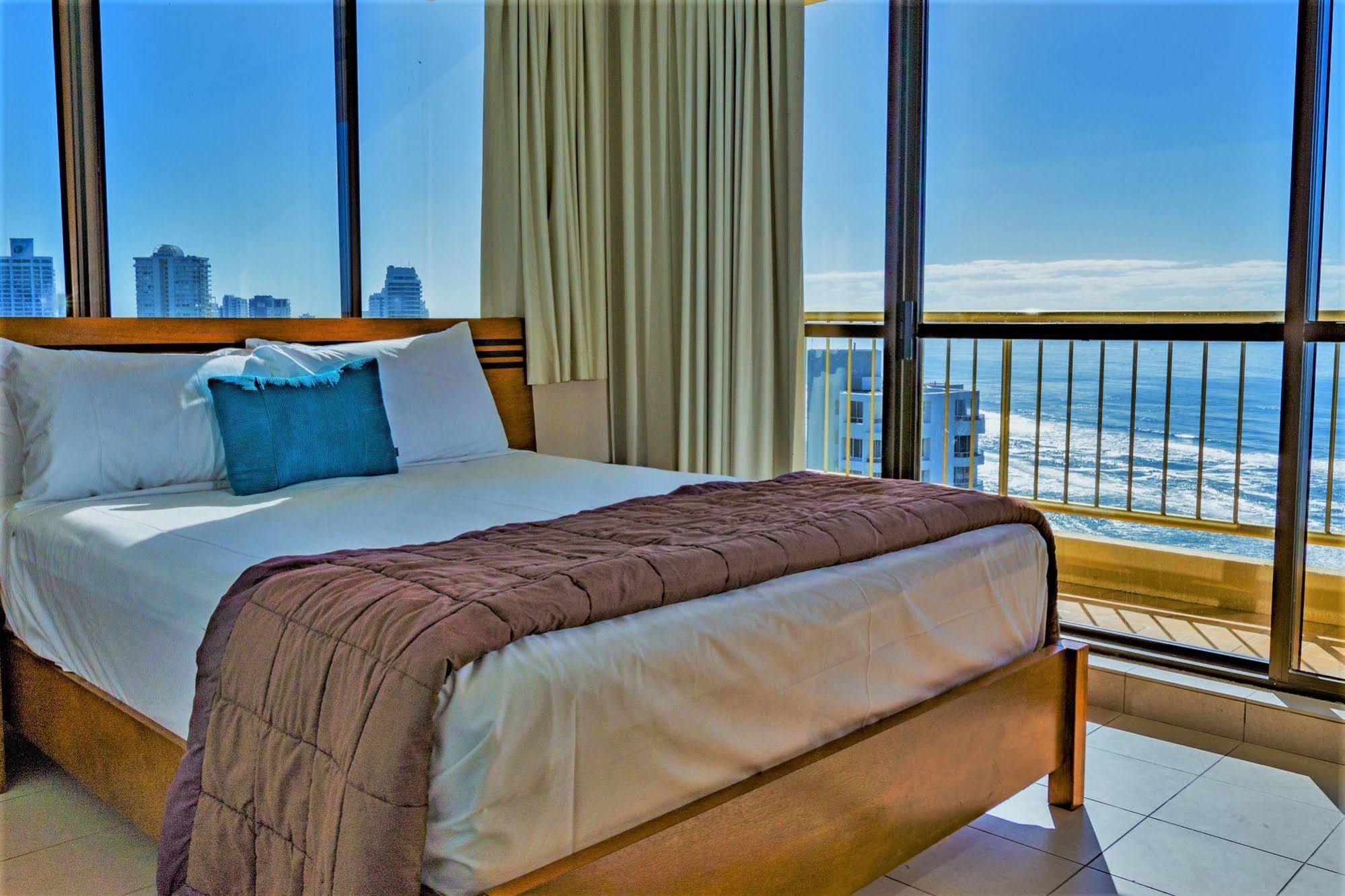 Capricorn One Beachside Holiday Apartments - Official Голд-Кост Экстерьер фото