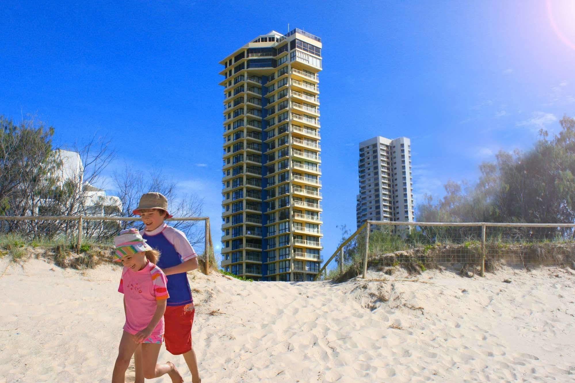 Capricorn One Beachside Holiday Apartments - Official Голд-Кост Экстерьер фото