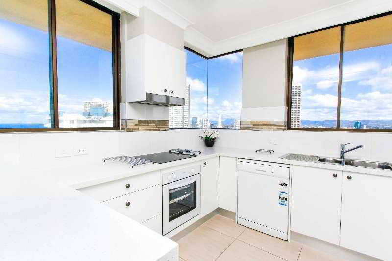 Capricorn One Beachside Holiday Apartments - Official Голд-Кост Экстерьер фото